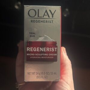 OLAY Regenerist Micro-Sculpting Cream - Silver and Red